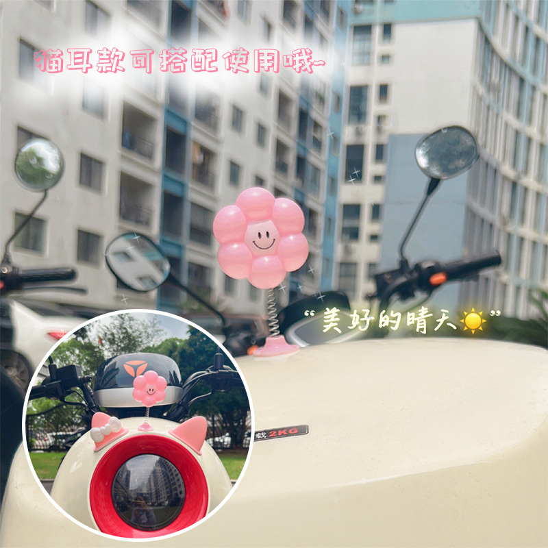 Bông hoa gắn mũ bảo hiểm độc lạ dễ thương hình mặt cười đáng yêu