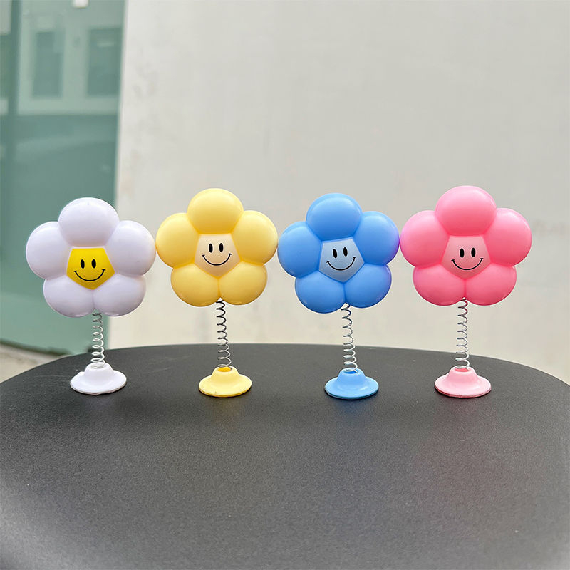 Bông hoa gắn mũ bảo hiểm độc lạ dễ thương hình mặt cười đáng yêu