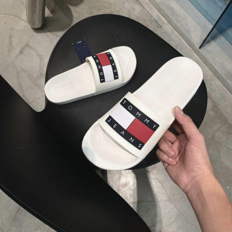 Dép quai ngang Tommy Jeans logo Đen Fullbox _ đẹp, nhẹ phong cách thời trang 2023