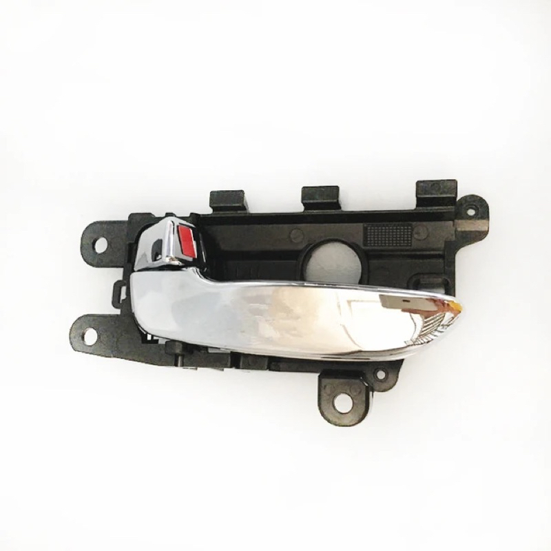 Tay mở cửa mạ crom trong xe Kia K3 2011-2018