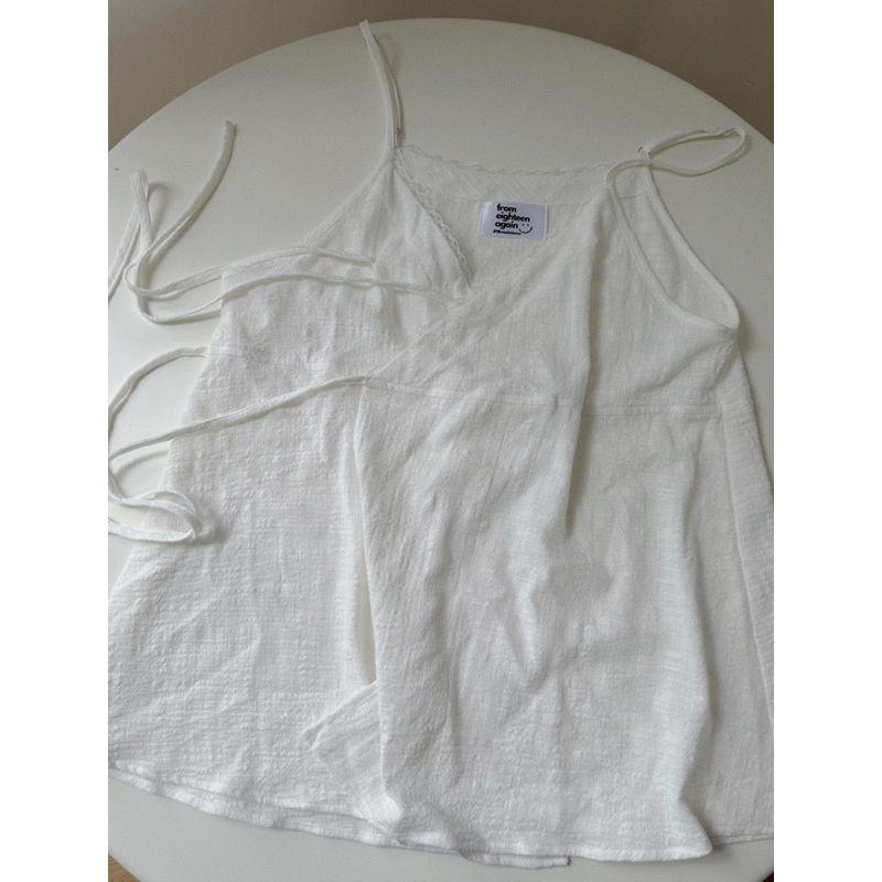 Áo hai dây ren Riri 18made ✿ 𝐁𝐲 𝐄𝐢𝐠𝐡𝐭𝐞𝐞𝐧 𝐀𝐠𝐚𝐢𝐧