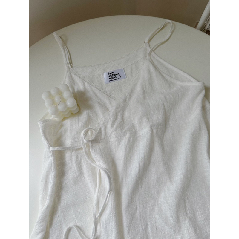 Áo hai dây ren Riri 18made ✿ 𝐁𝐲 𝐄𝐢𝐠𝐡𝐭𝐞𝐞𝐧 𝐀𝐠𝐚𝐢𝐧