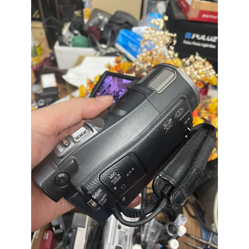 Máy quay phim Sony HDR CX700V