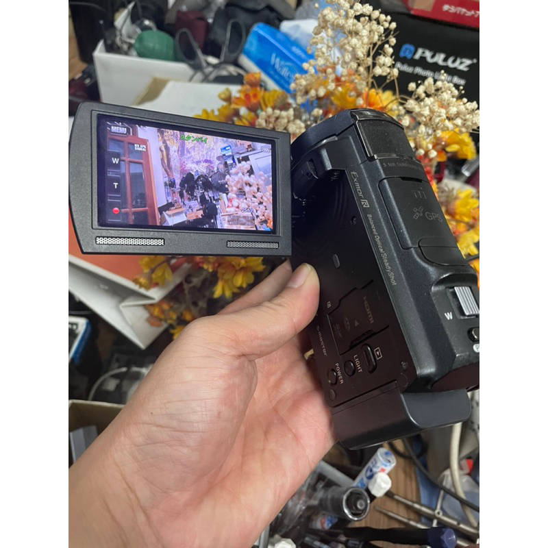 Máy quay phim Sony HDR CX630 chống rung mắt liếc