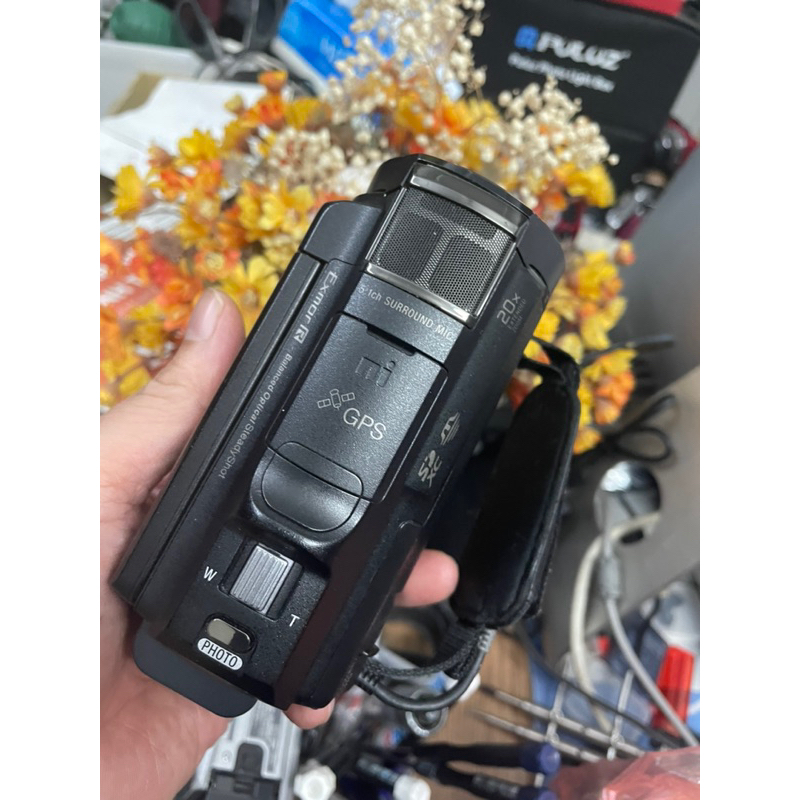 Máy quay phim Sony HDR CX630 chống rung mắt liếc