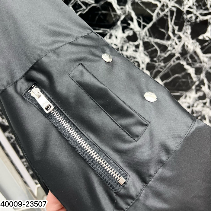 Áo Khoác bomber họa tiết tay khóa và cúc bấm hàng giá cao