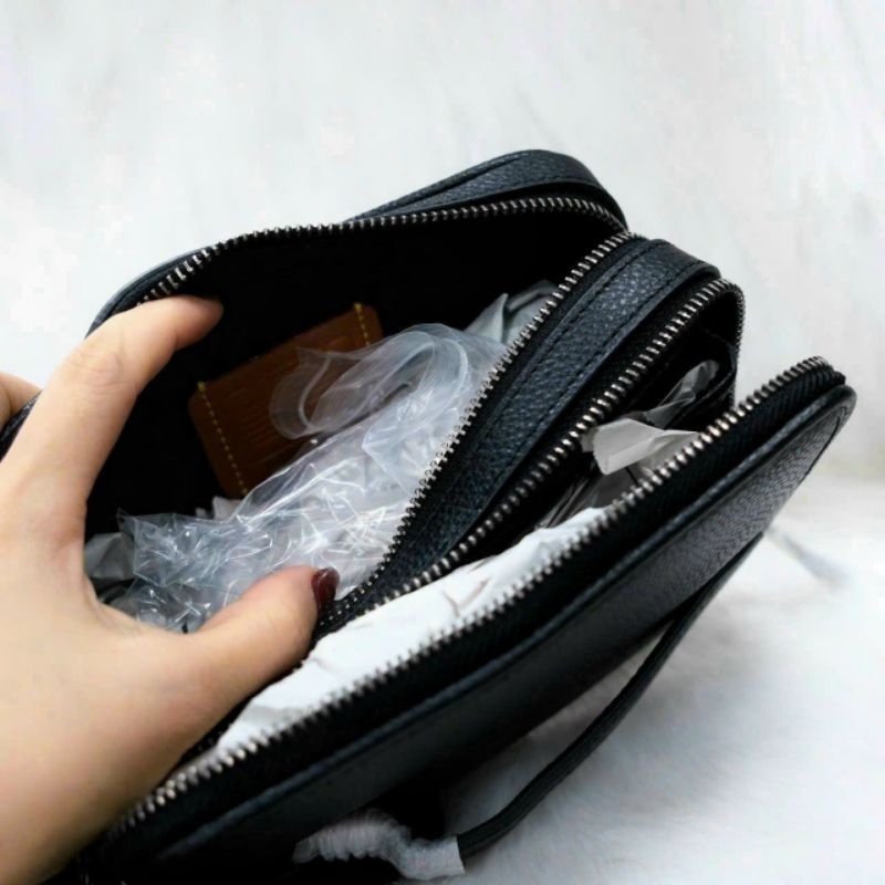 Túi đeo chéo Coach Charter Crossbody In Signature Leather . Da thật xịn xò 2 ngăn tiện dụng