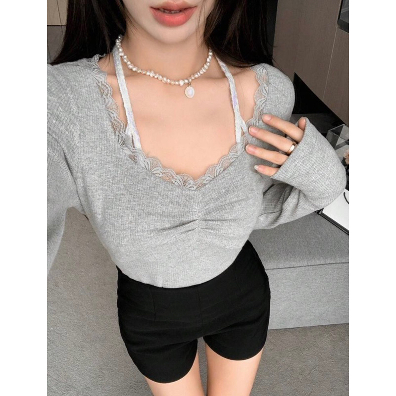Áo thun dài tay phối ren ngực