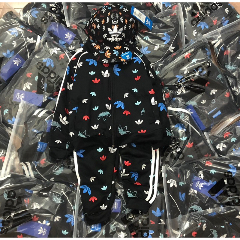 SET BỘ KHOÁC NỈ IN HOẠ TIẾT ADIDAS CHO BÉ HÀNG TQXK