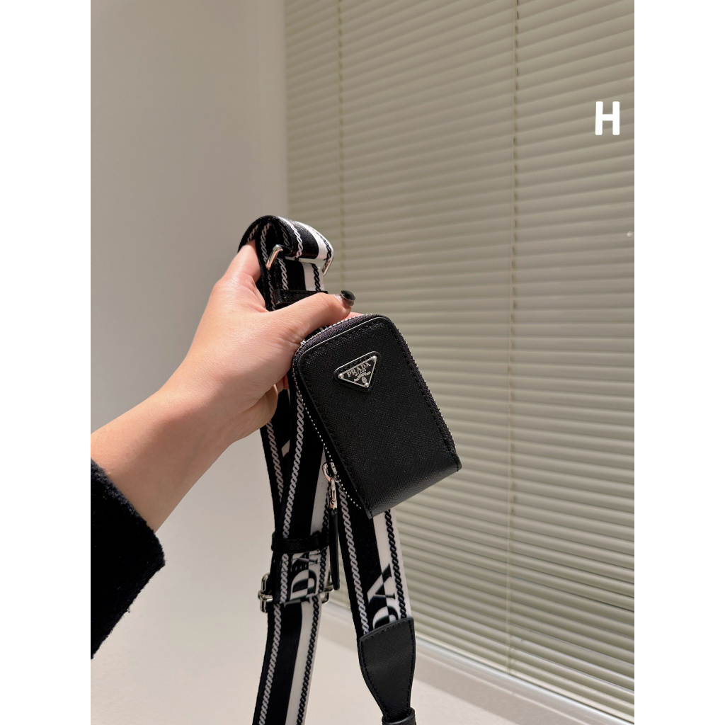 TÚI PRADA TAM GIÁC SZ28