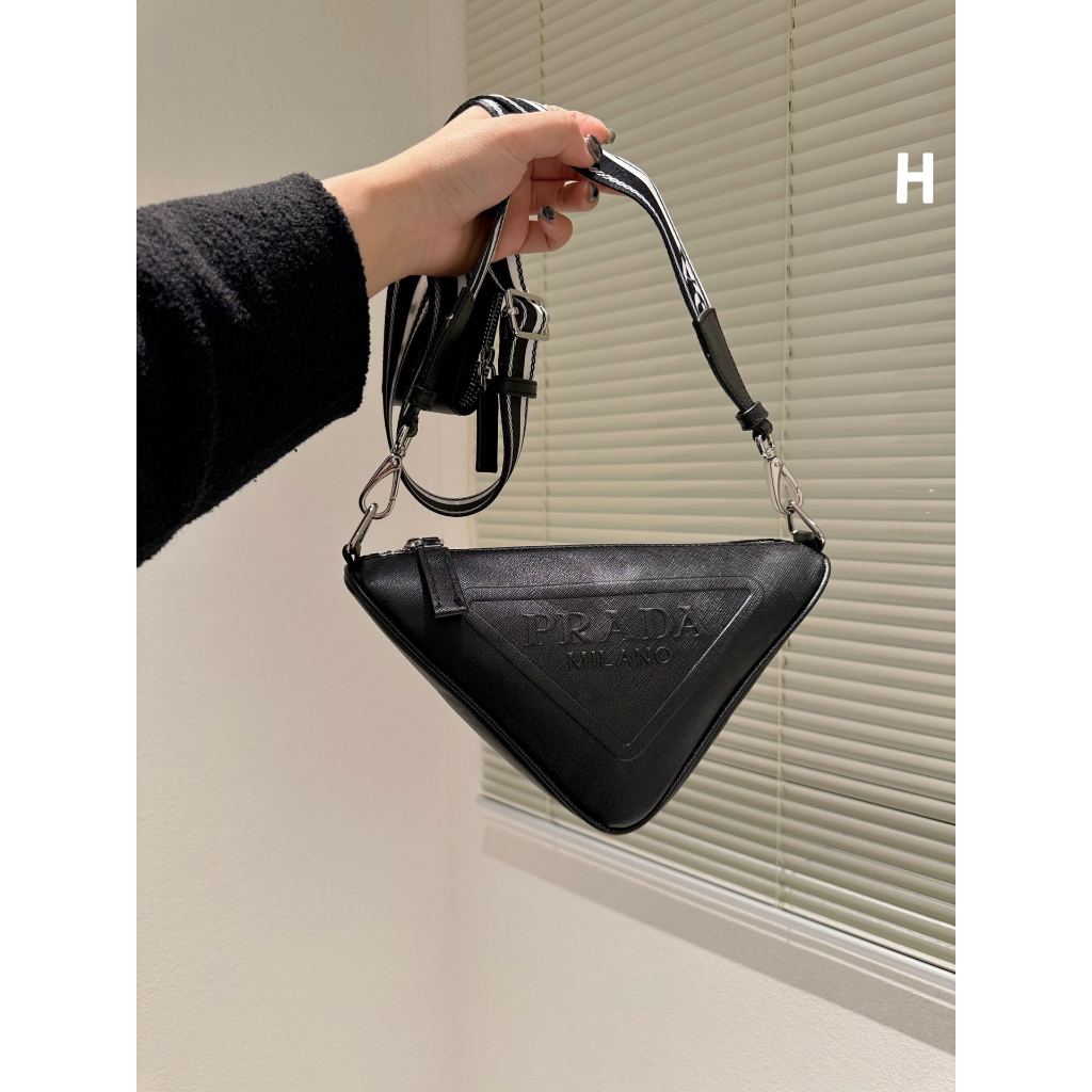 TÚI PRADA TAM GIÁC SZ28