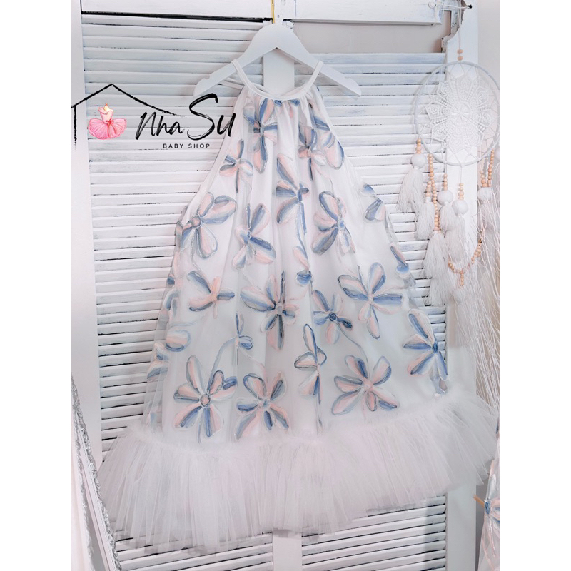 Đầm yếm hoa 3D Nhà Su Shop cho mẹ và bé màu trắng xanh, thời trang cặp đôi mẹ và bé gái cho mùa hè đi biển