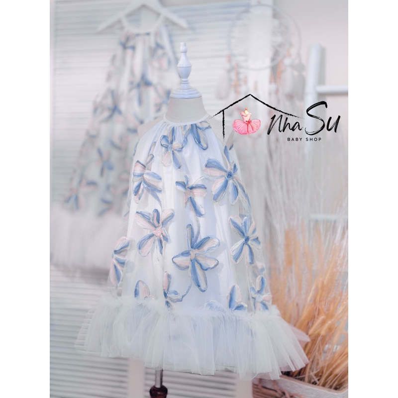 Đầm yếm hoa 3D Nhà Su Shop cho mẹ và bé màu trắng xanh, thời trang cặp đôi mẹ và bé gái cho mùa hè đi biển