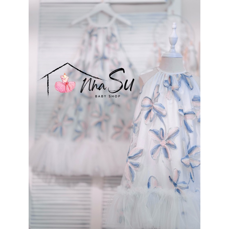 Đầm yếm hoa 3D Nhà Su Shop cho mẹ và bé màu trắng xanh, thời trang cặp đôi mẹ và bé gái cho mùa hè đi biển