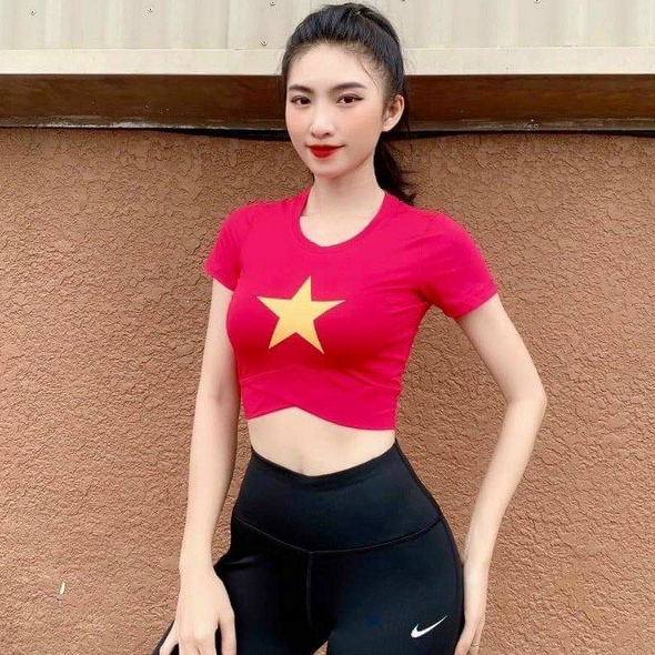 Bộ tập gyn nữ, set tập gym yoga erobic áo croptop cờ đỏ sao vàng kết hợp quần đùi rút dây nâng mông tôn dáng chất đẹp