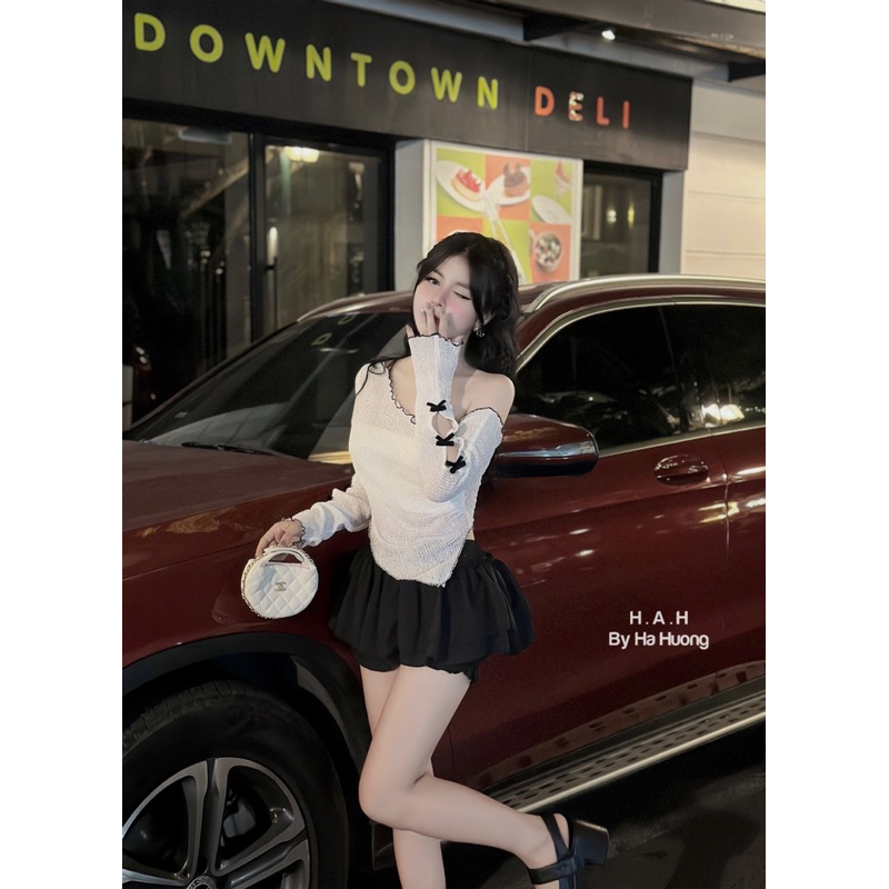 Set áo lệch vai tay nơ mix quần váy xếp ly