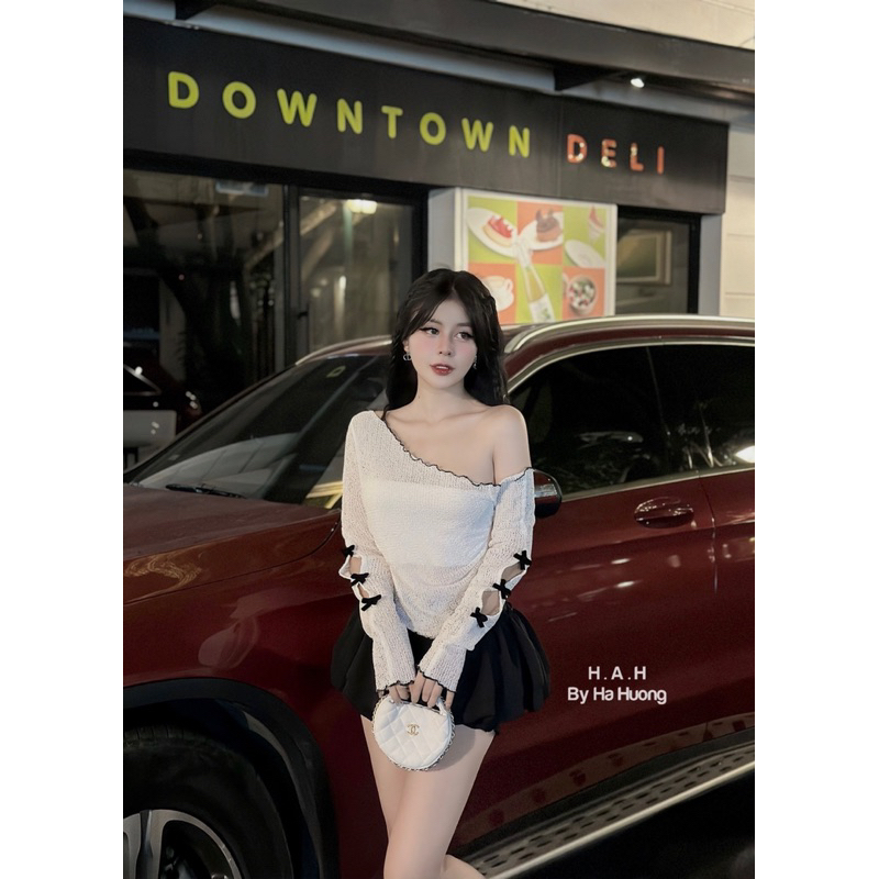 Set áo lệch vai tay nơ mix quần váy xếp ly