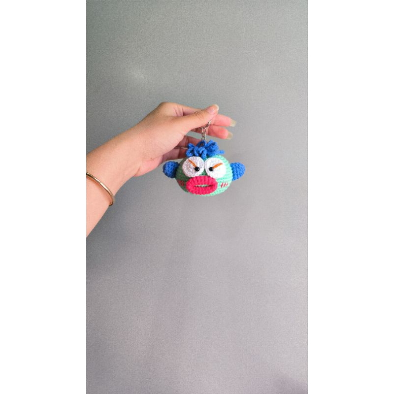 Móc Khoá cá môi trề vô tri bằng len handmade