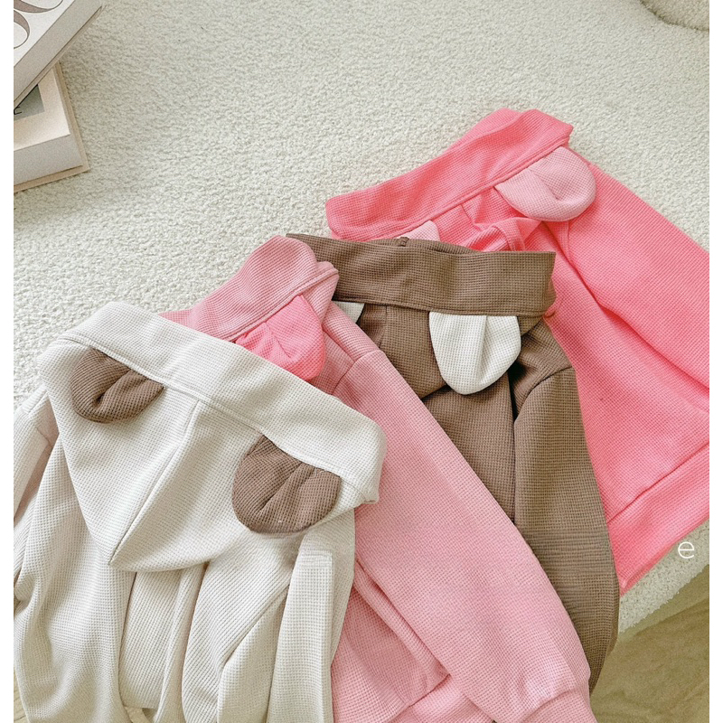 Áo khoác cho bé, áo khoác nhẹ chất tổ ong dày dặn mũ thêu đắp tai gấu cho bé trai và bé gái