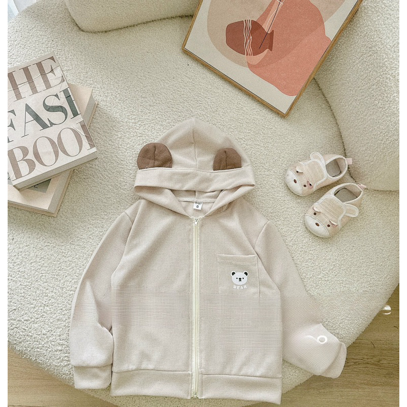 Áo khoác cho bé, áo khoác nhẹ chất tổ ong dày dặn mũ thêu đắp tai gấu cho bé trai và bé gái