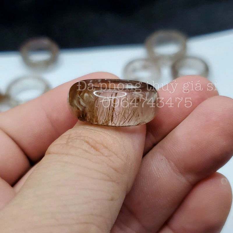 Nhẫn thach anh tóc đỏ nâu siêu đẹp 16-20mm