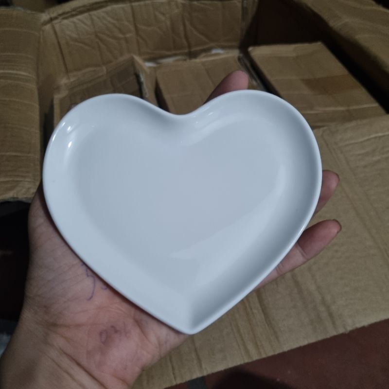 Đĩa tim sứ decor 12cm đĩa tròn viền vàng đũa inox