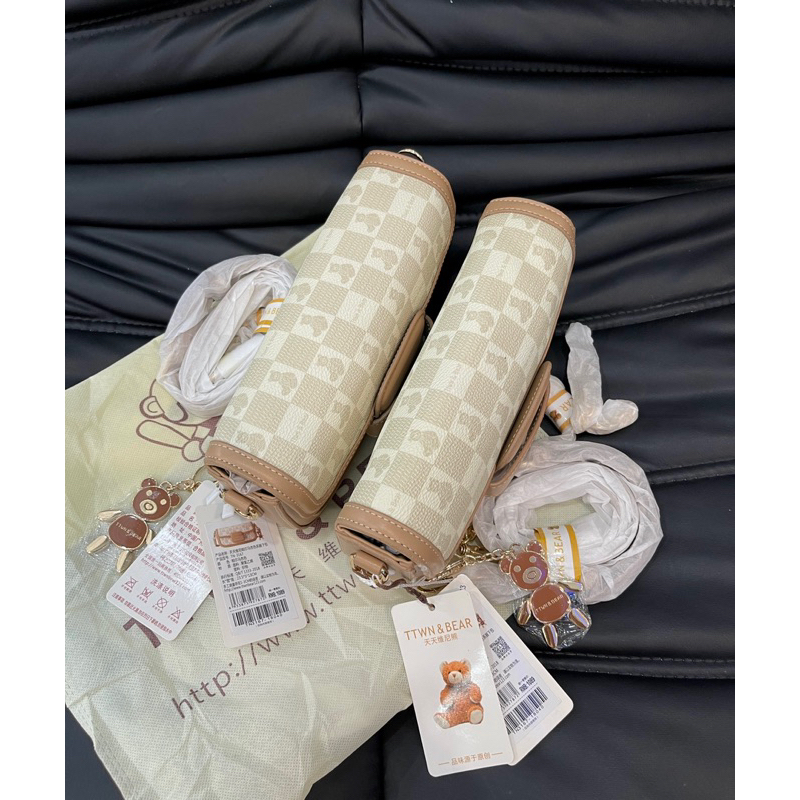 Túi TTWN BEARrr kèm charm size 24