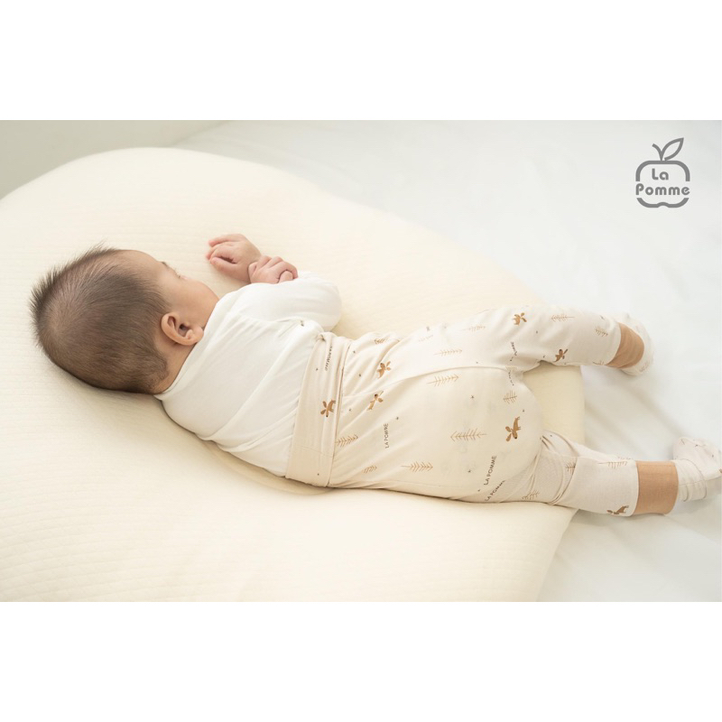 Bộ quần áo dài tay cho bé sơ sinh 3-7kg chất liệu petit chính hãng La Pomme 2023