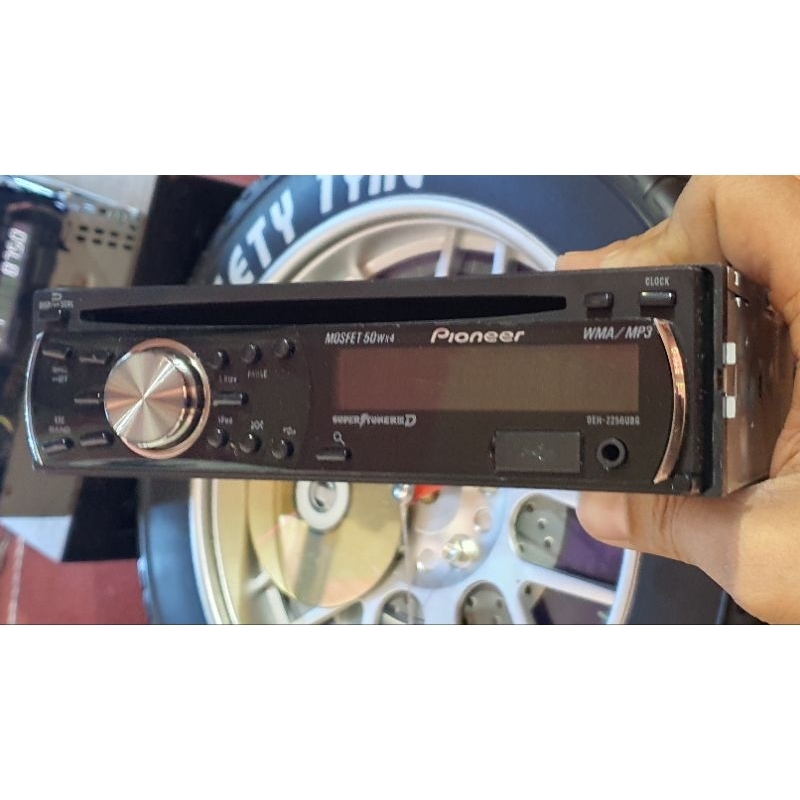 Máy phát nhạc liền Amply PIONEER DHE -2250UBG. Tính năng usb/aux/cd mp3/radio/out put rca.