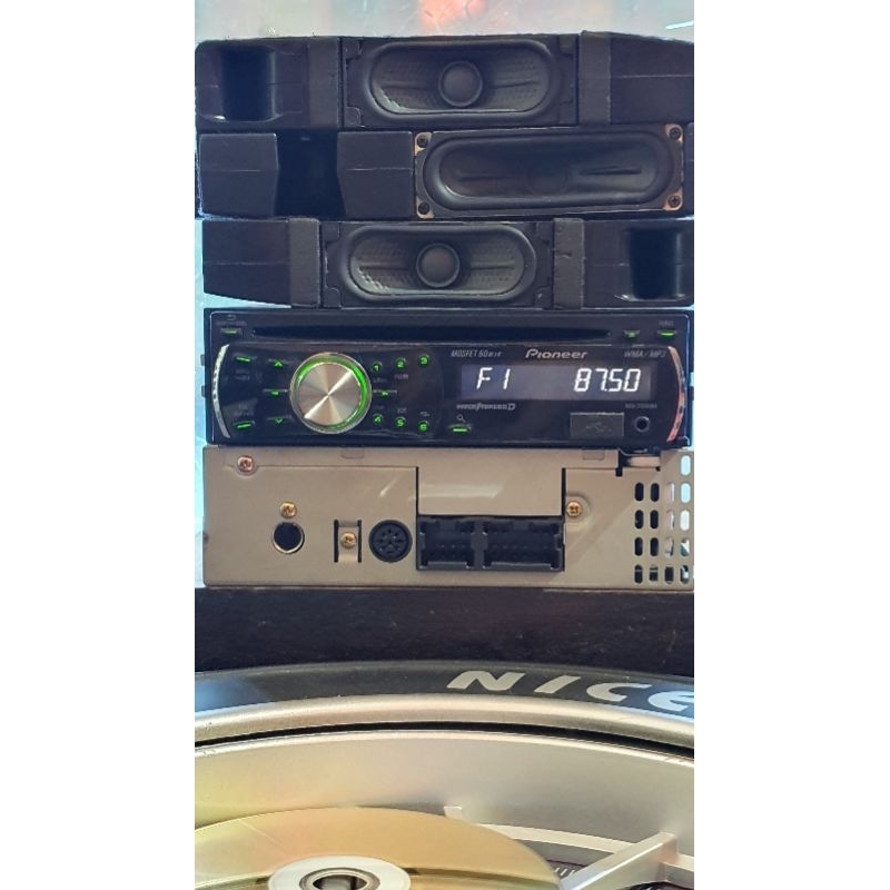 Máy phát nhạc liền Amply PIONEER DHE -2250UBG. Tính năng usb/aux/cd mp3/radio/out put rca.