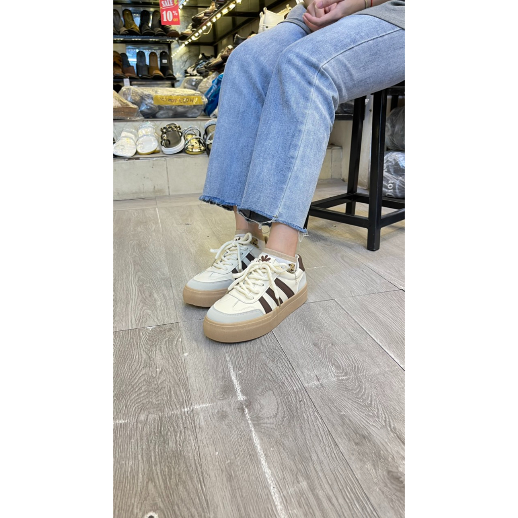 Thể thao sneaker 3 sọc kẻ kem sữa độn đế màu nâu bánh mì 4cm buộc dây Suvn