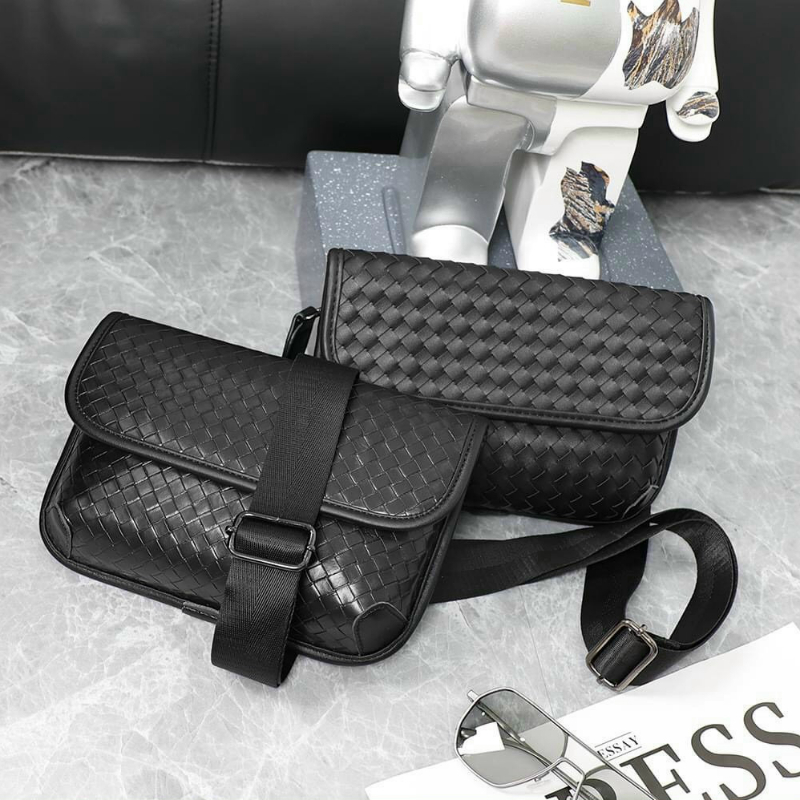 Túi đeo chéo nam kiểu ngang hoạt tiết luôn vui tươi in đậm   Mã T 04