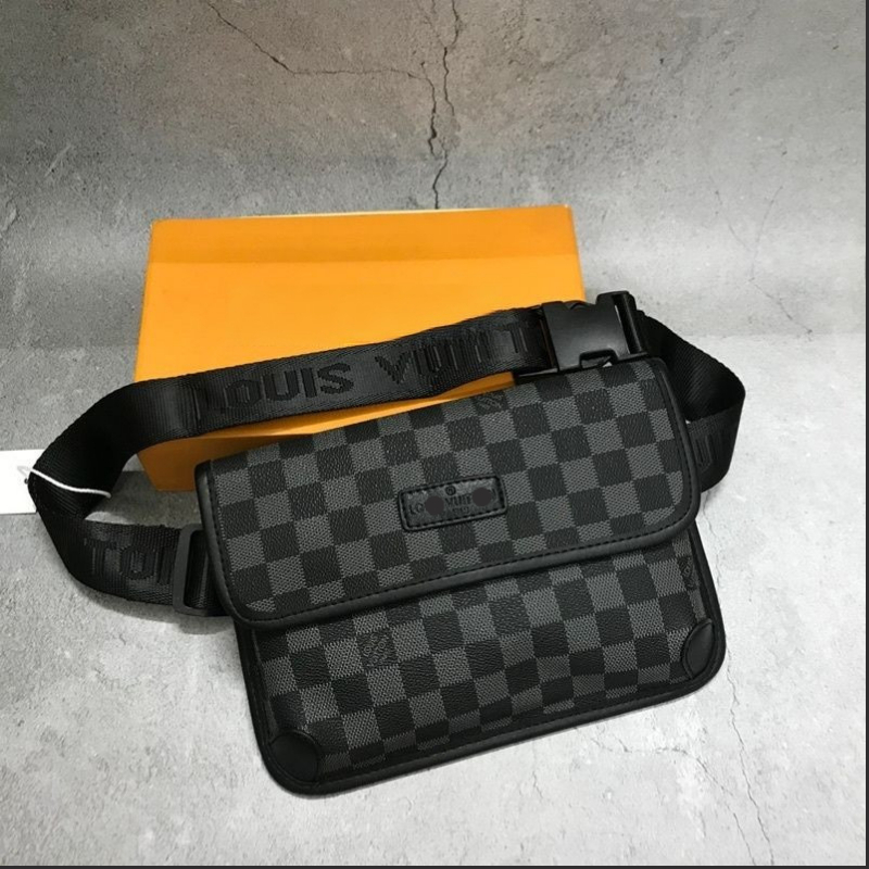 Túi đeo chéo nam kiểu ngang hoạt tiết luôn vui tươi in đậm   Mã T 04