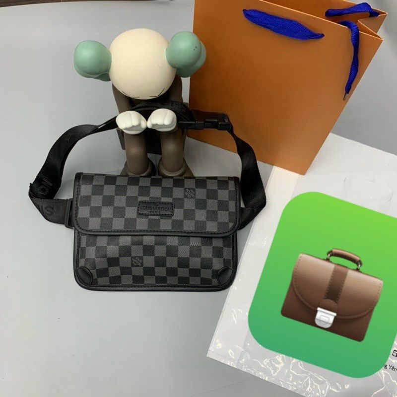 Túi đeo chéo nam kiểu ngang hoạt tiết luôn vui tươi in đậm   Mã T 04