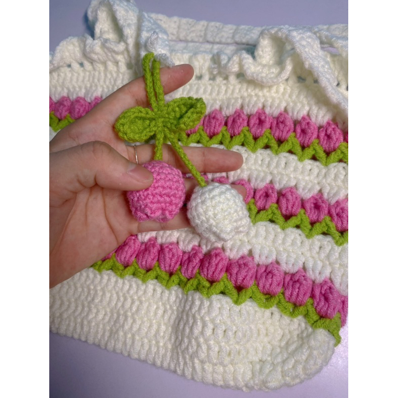 Túi xách handmade hoa tulip bằng len