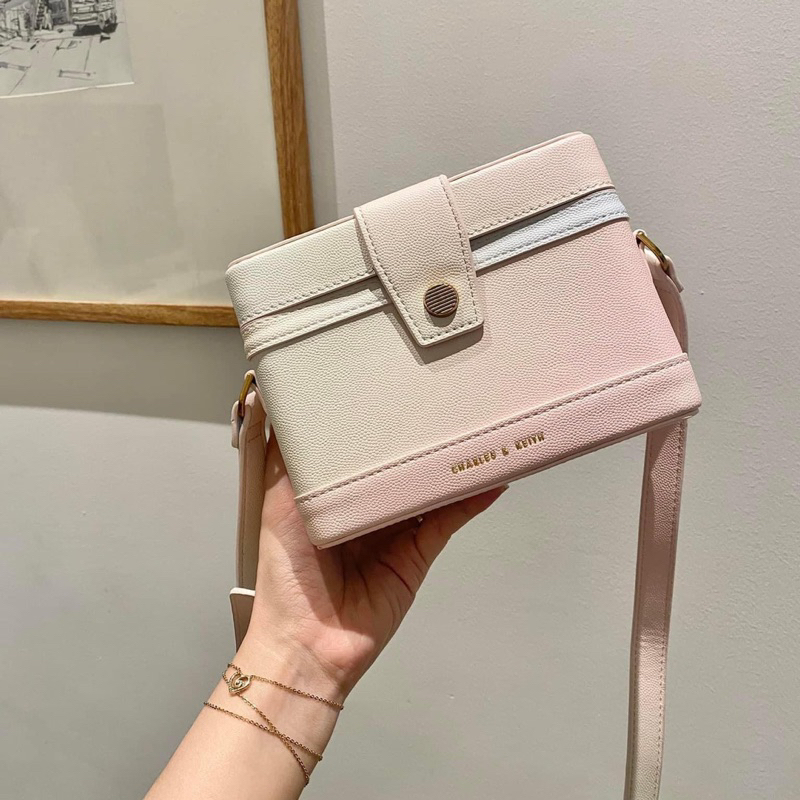 Cốp vuông size 19cm khoá bập dáng đeo chéo