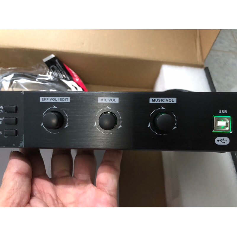 Vang số karaoke chuyên nghiệp JBL K5000 Ultra