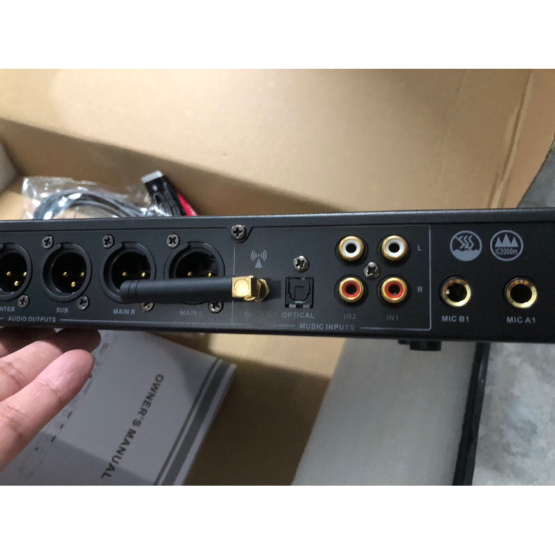 Vang số karaoke chuyên nghiệp JBL K5000 Ultra