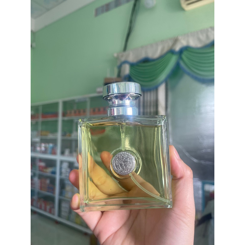 Thanh lý nước hoa versace nữ si sân bay
