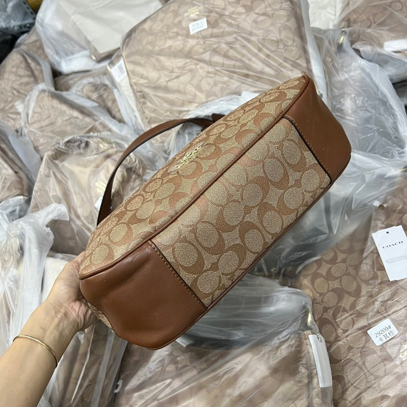 Túi coach dáng kẹp nách