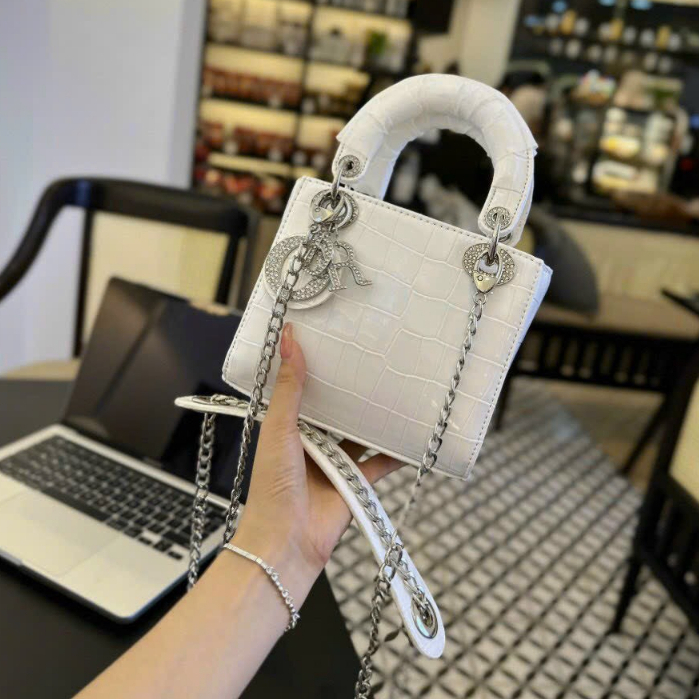 Túi xách tay đi o trần trám da bóng size 20 vân rắn nạm đá fullbox kèm dây đeo chéo