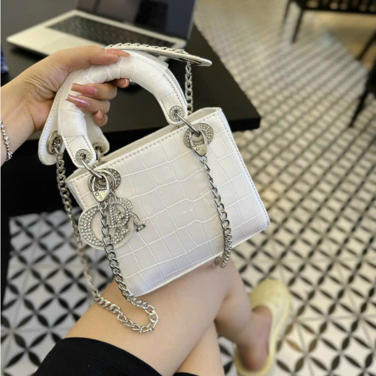 Túi xách tay đi o trần trám da bóng size 20 vân rắn nạm đá fullbox kèm dây đeo chéo