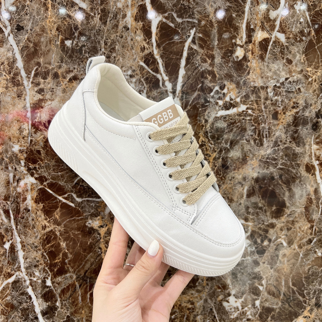 Giày  thể thao nữ gắn sticker - TT187