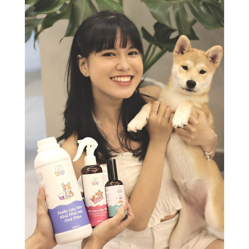 Nước lau sàn khử mùi hôi chó mèo JULYHOUSE kết hợp tinh dầu Oải Hương, Vỏ Bưởi, Khuynh Diệp và Sả Chanh 1000ml