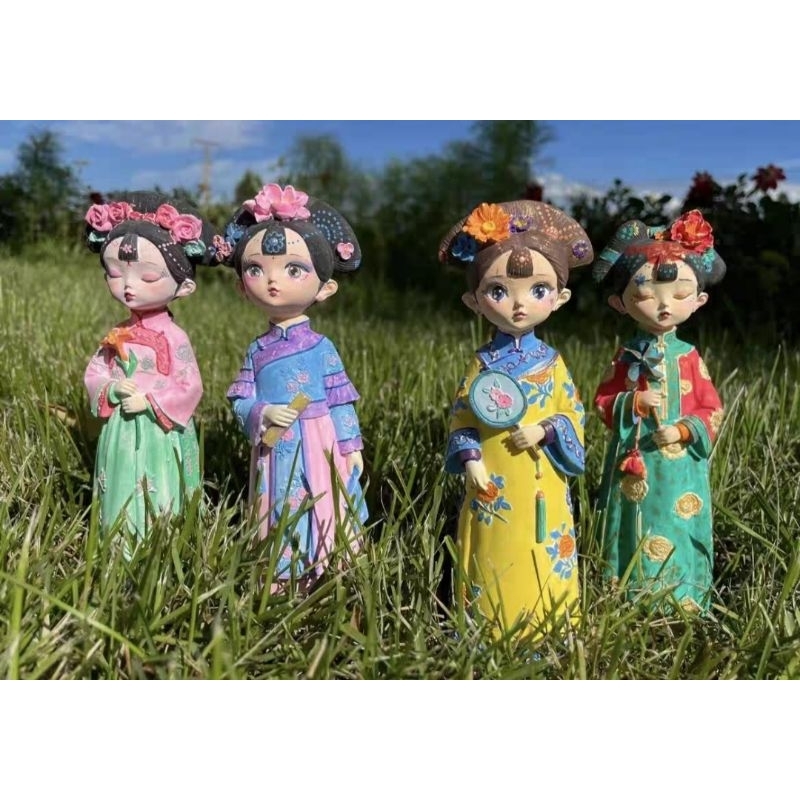 Công Chúa Cách Cách cao 23cm kèm màu cọ