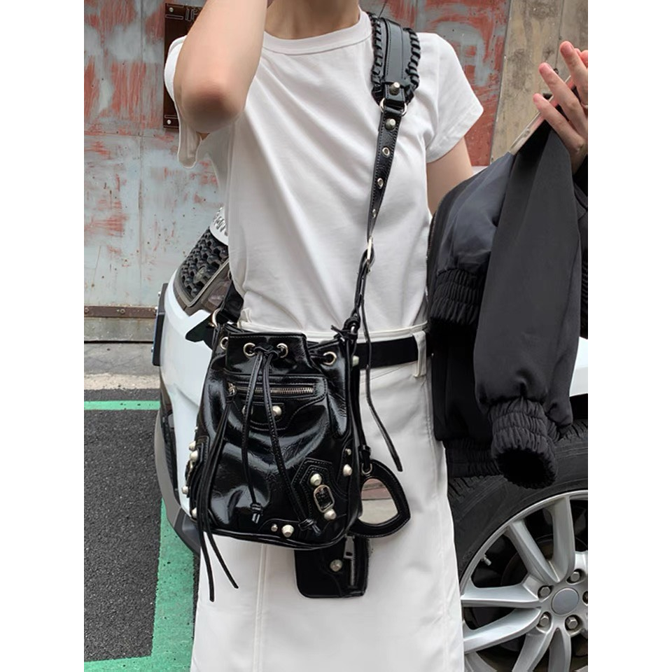 Túi đeo chéo nữ dây rút cá tính da Pu rõ vân