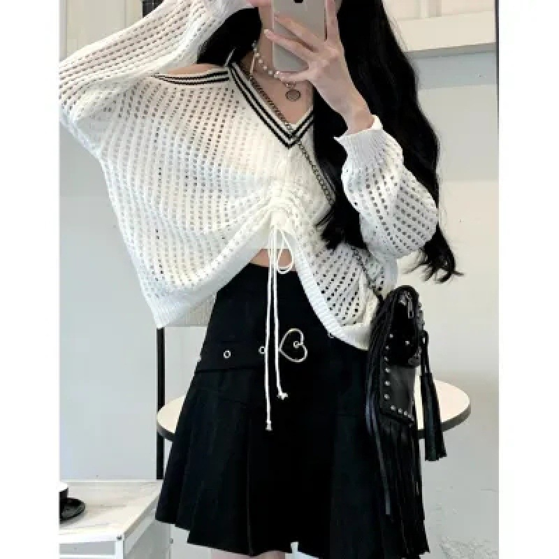 Áo len nữ dài tay cổ V INFLACHI hở vai dáng rộng lưới dệt kim croptop cá tính dây rút ngực thời trang M79 B2-4