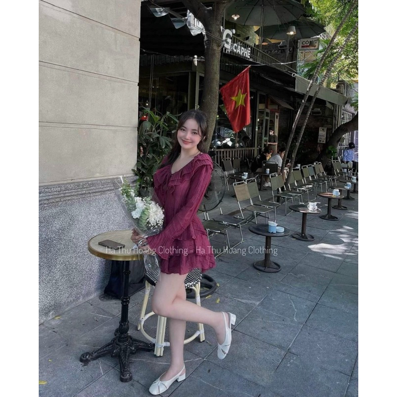 Set đồ nữ đi chơi Size S. Set áo tơ nhăn cổ V dài tay cổ bèo dọc thân cúc ngọc kèm chân váy tiểu thư