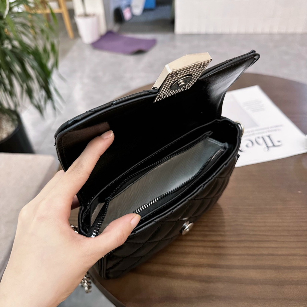 Túi xách đeo chéo đeo vai chần chám khoá 2 MÀU đi học đi chơi T8000