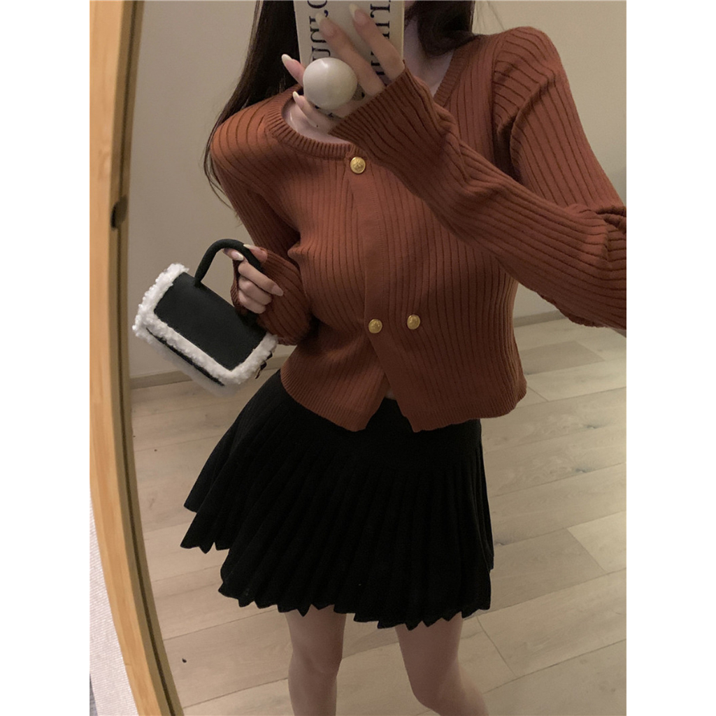 Áo khoác len cardigan dài tay cho nữ INFLACHI dáng ngắn croptop đính cúc giữa nhiều màu sắc M67 B2-24